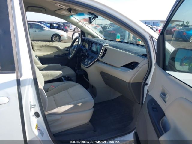 Photo 4 VIN: 5TDKK3DC0FS563922 - TOYOTA SIENNA 