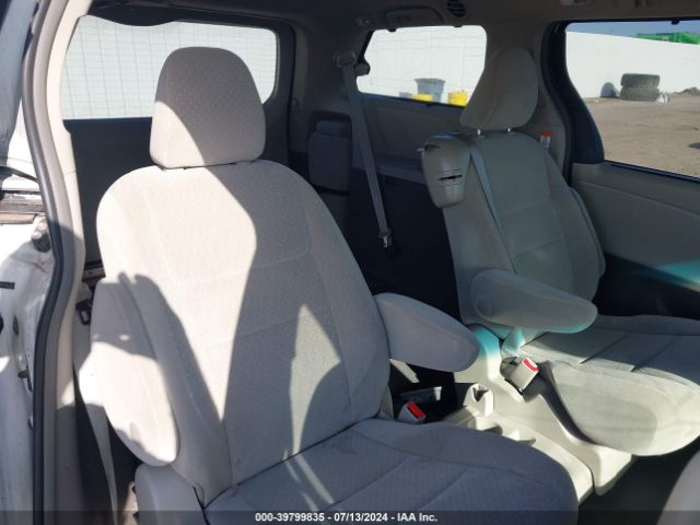 Photo 7 VIN: 5TDKK3DC0FS563922 - TOYOTA SIENNA 