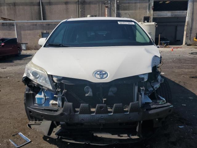 Photo 4 VIN: 5TDKK3DC0FS576864 - TOYOTA SIENNA LE 