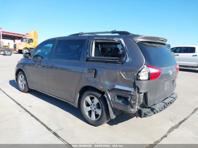 Photo 2 VIN: 5TDKK3DC0FS581689 - TOYOTA SIENNA 