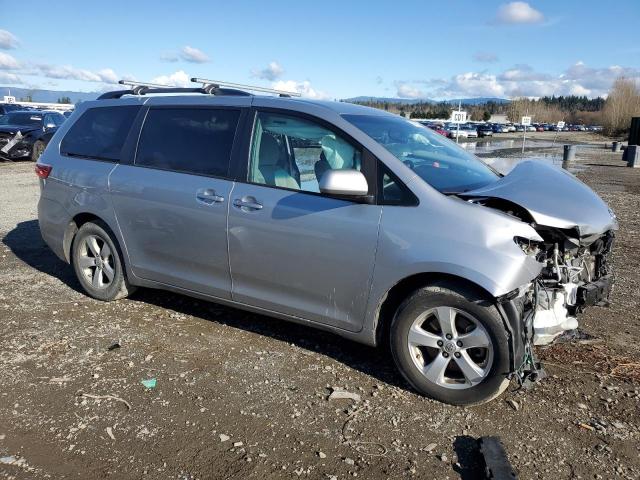 Photo 3 VIN: 5TDKK3DC0FS583233 - TOYOTA SIENNA LE 