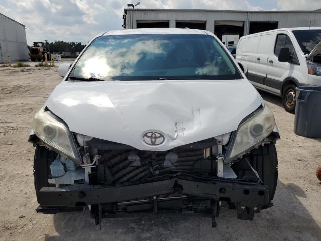 Photo 4 VIN: 5TDKK3DC0FS648968 - TOYOTA SIENNA LE 