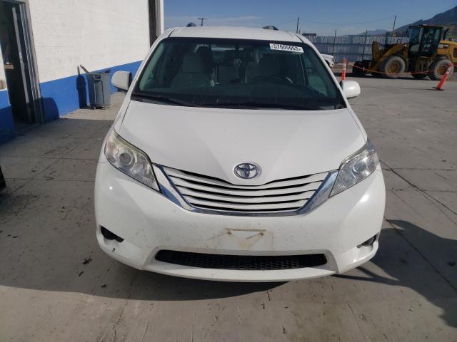 Photo 4 VIN: 5TDKK3DC0FS680836 - TOYOTA SIENNA LE 