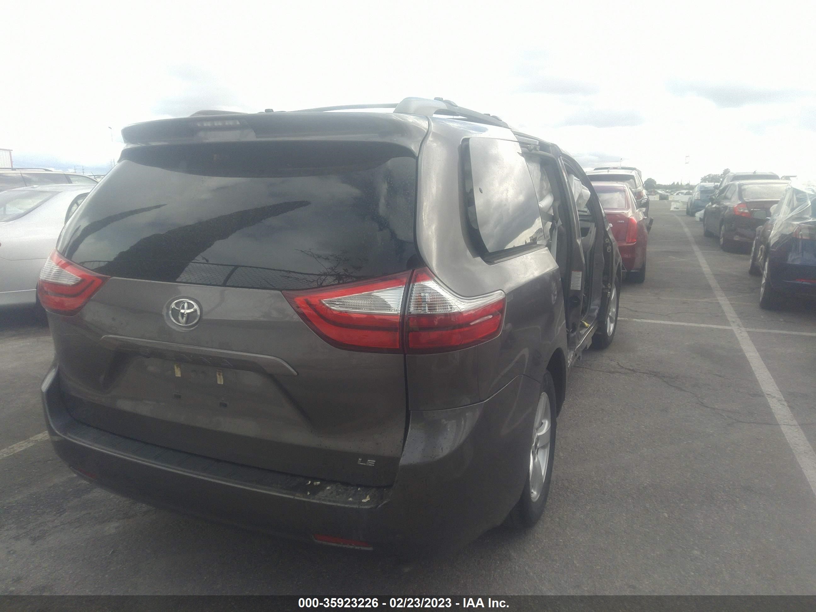 Photo 3 VIN: 5TDKK3DC0GS727574 - TOYOTA SIENNA 