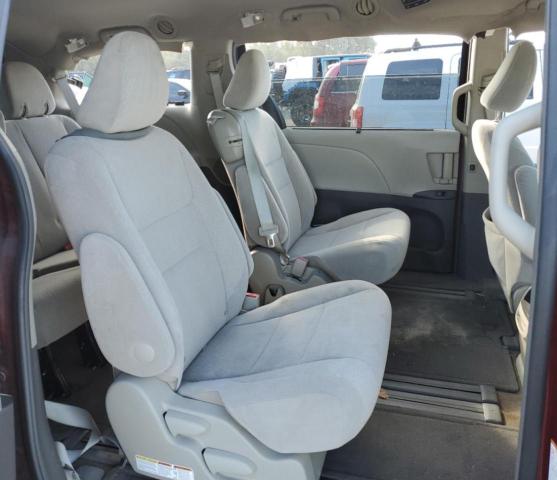 Photo 10 VIN: 5TDKK3DC0GS760235 - TOYOTA SIENNA LE 