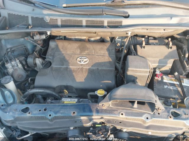 Photo 9 VIN: 5TDKK3DC1BS001876 - TOYOTA SIENNA 