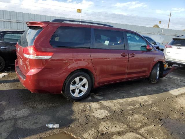 Photo 2 VIN: 5TDKK3DC1BS009475 - TOYOTA SIENNA LE 