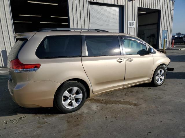 Photo 2 VIN: 5TDKK3DC1BS010898 - TOYOTA SIENNA LE 