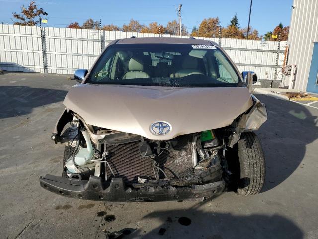 Photo 4 VIN: 5TDKK3DC1BS010898 - TOYOTA SIENNA LE 