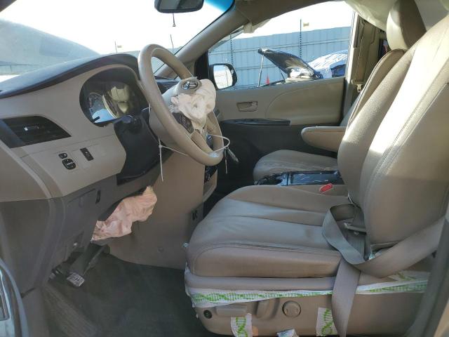 Photo 6 VIN: 5TDKK3DC1BS010898 - TOYOTA SIENNA LE 