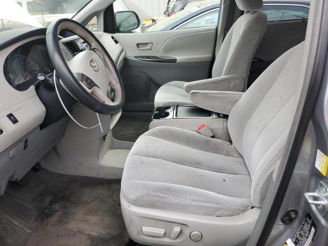 Photo 6 VIN: 5TDKK3DC1BS028026 - TOYOTA SIENNA LE 