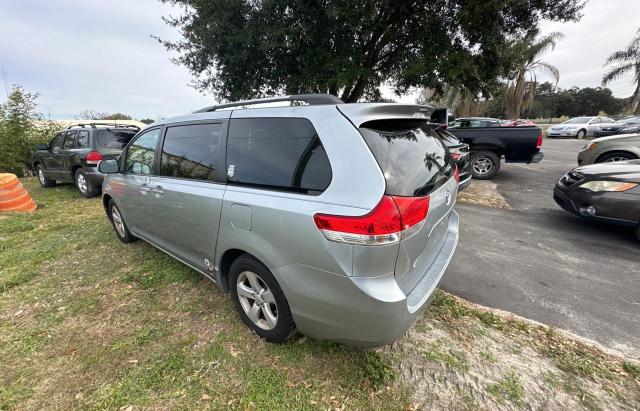 Photo 2 VIN: 5TDKK3DC1BS065268 - TOYOTA SIENNA LE 