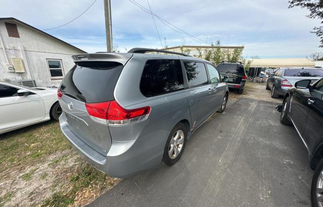 Photo 3 VIN: 5TDKK3DC1BS065268 - TOYOTA SIENNA LE 