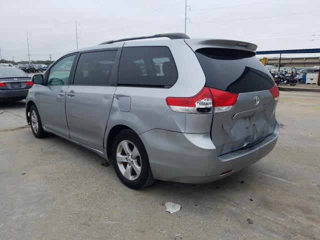 Photo 2 VIN: 5TDKK3DC1BS067389 - TOYOTA SIENNA LE 