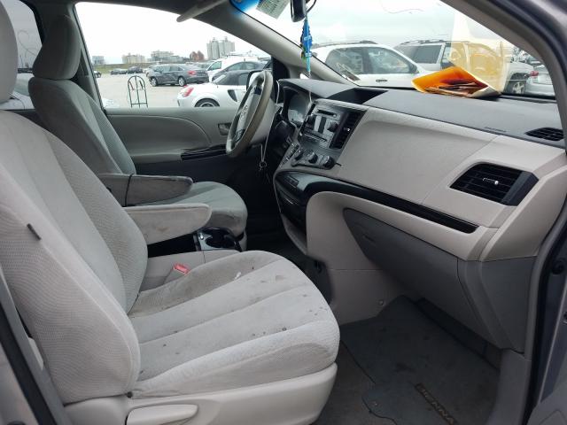 Photo 4 VIN: 5TDKK3DC1BS067389 - TOYOTA SIENNA LE 