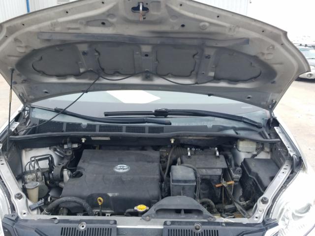 Photo 6 VIN: 5TDKK3DC1BS067389 - TOYOTA SIENNA LE 