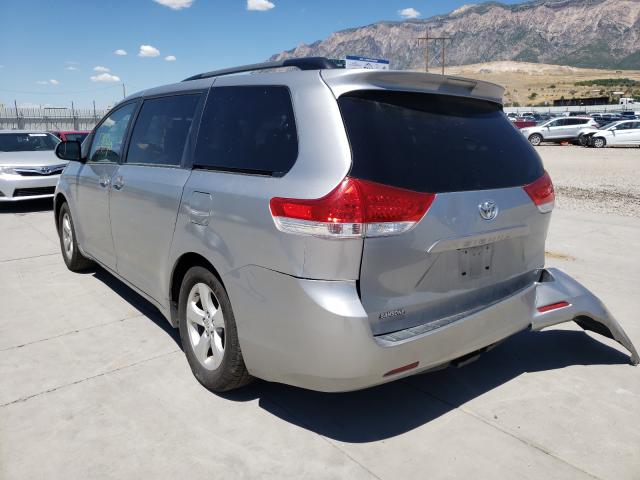 Photo 2 VIN: 5TDKK3DC1BS070177 - TOYOTA SIENNA LE 