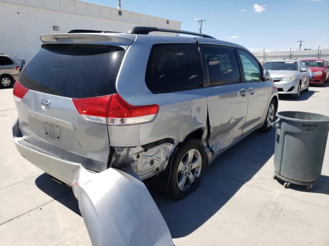 Photo 3 VIN: 5TDKK3DC1BS070177 - TOYOTA SIENNA LE 