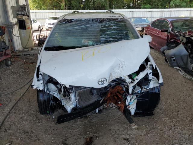 Photo 4 VIN: 5TDKK3DC1BS072706 - TOYOTA SIENNA LE 