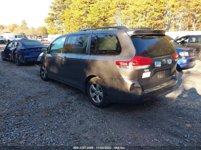 Photo 2 VIN: 5TDKK3DC1BS085455 - TOYOTA SIENNA 