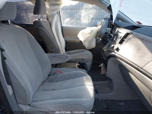 Photo 4 VIN: 5TDKK3DC1BS085455 - TOYOTA SIENNA 