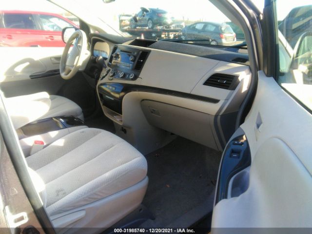 Photo 4 VIN: 5TDKK3DC1BS087982 - TOYOTA SIENNA 