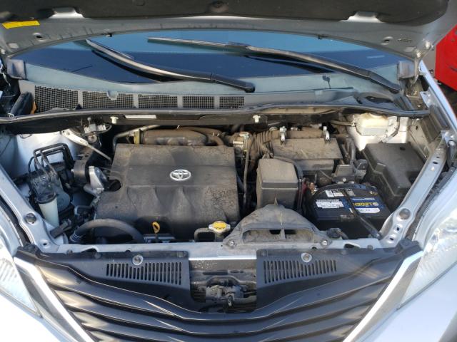 Photo 6 VIN: 5TDKK3DC1BS107616 - TOYOTA SIENNA LE 