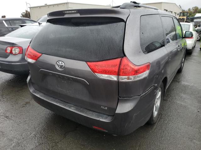 Photo 2 VIN: 5TDKK3DC1BS109365 - TOYOTA SIENNA LE 