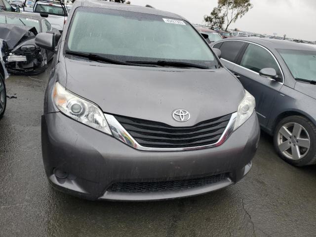 Photo 4 VIN: 5TDKK3DC1BS109365 - TOYOTA SIENNA LE 