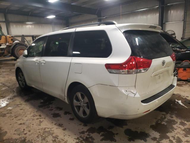 Photo 2 VIN: 5TDKK3DC1BS114565 - TOYOTA SIENNA LE 