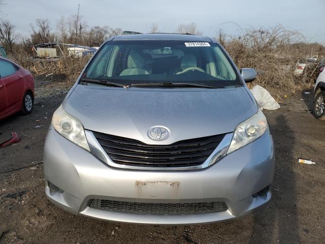 Photo 4 VIN: 5TDKK3DC1BS125985 - TOYOTA SIENNA LE 