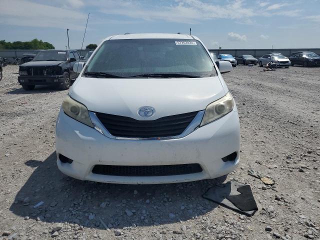 Photo 4 VIN: 5TDKK3DC1BS127249 - TOYOTA SIENNA LE 