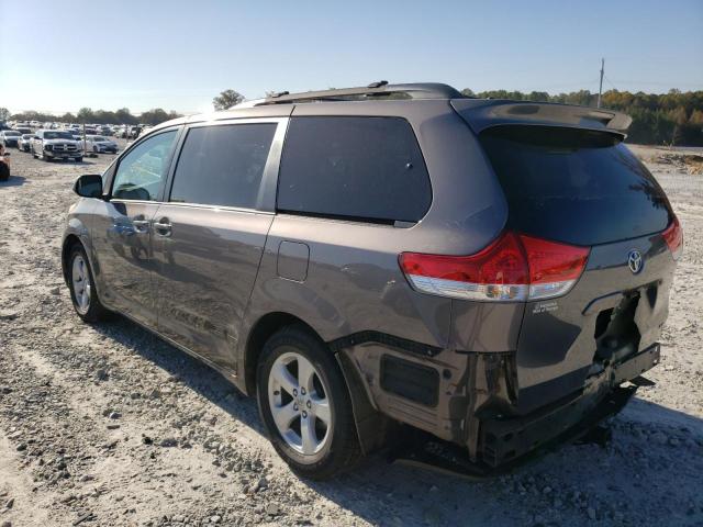 Photo 2 VIN: 5TDKK3DC1BS132550 - TOYOTA SIENNA LE 