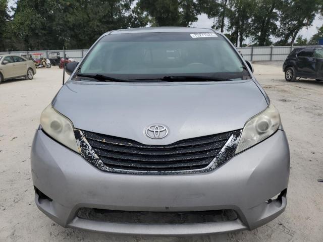 Photo 4 VIN: 5TDKK3DC1BS138218 - TOYOTA SIENNA LE 