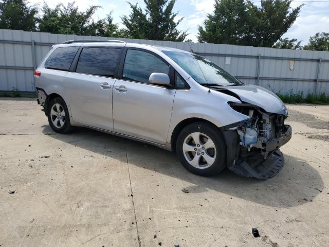 Photo 3 VIN: 5TDKK3DC1BS162907 - TOYOTA SIENNA LE 