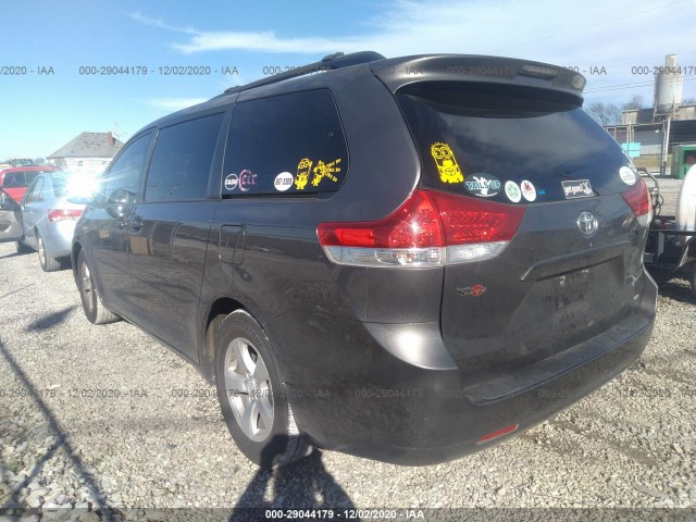 Photo 2 VIN: 5TDKK3DC1CS197464 - TOYOTA SIENNA 