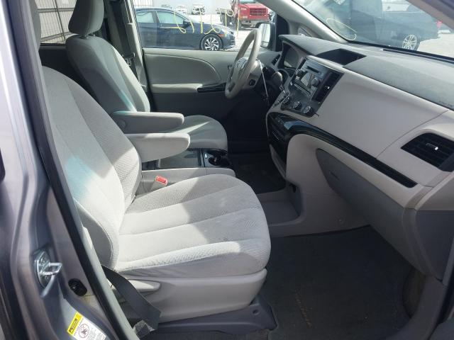 Photo 4 VIN: 5TDKK3DC1CS206163 - TOYOTA SIENNA LE 