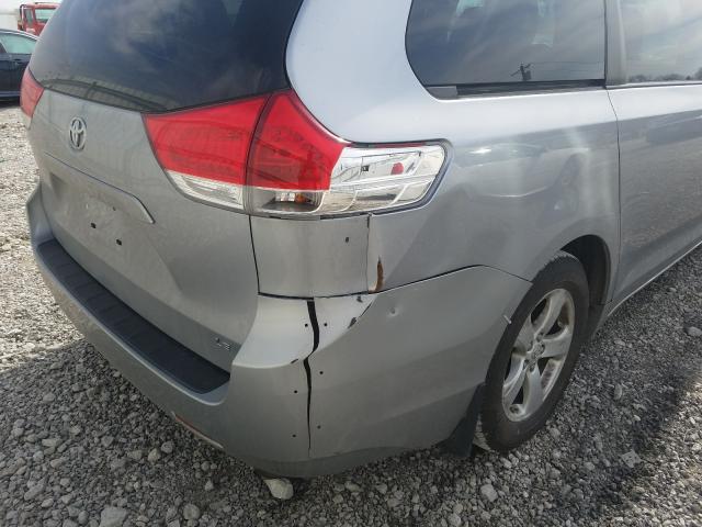 Photo 8 VIN: 5TDKK3DC1CS206163 - TOYOTA SIENNA LE 