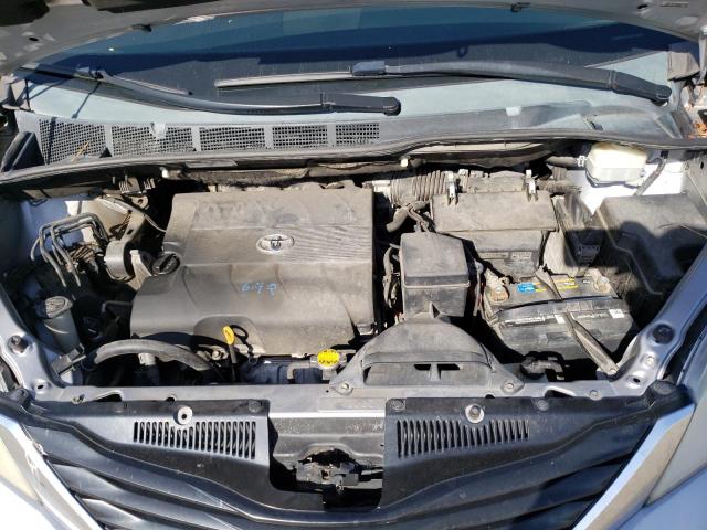 Photo 11 VIN: 5TDKK3DC1CS208897 - TOYOTA SIENNA LE 