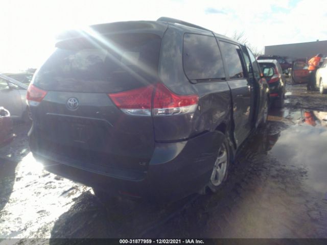 Photo 3 VIN: 5TDKK3DC1CS210505 - TOYOTA SIENNA 