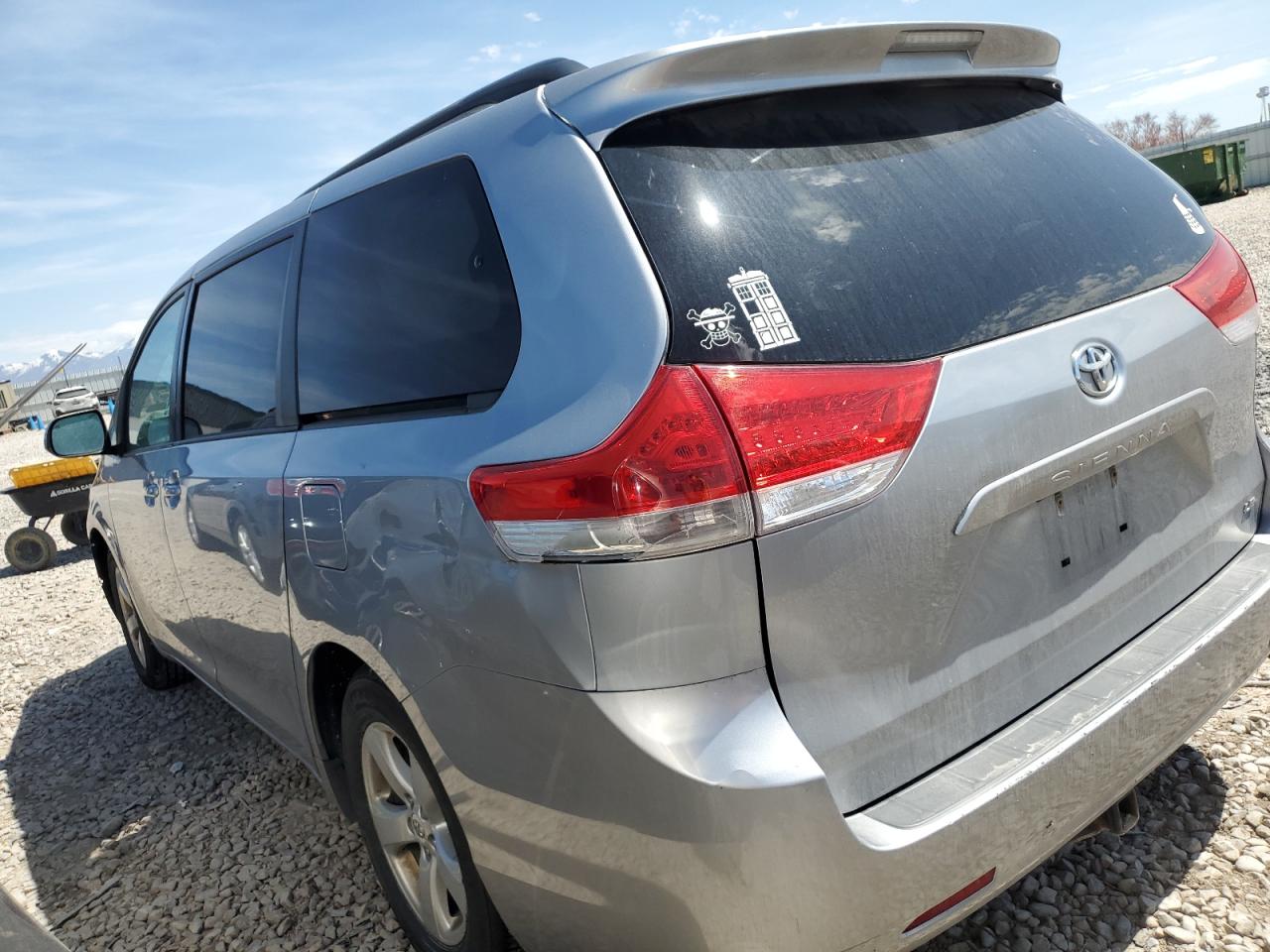 Photo 1 VIN: 5TDKK3DC1CS225005 - TOYOTA SIENNA 