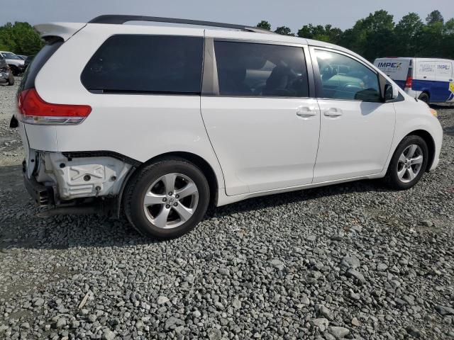 Photo 2 VIN: 5TDKK3DC1CS230303 - TOYOTA SIENNA LE 