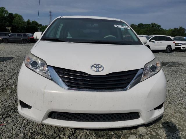 Photo 4 VIN: 5TDKK3DC1CS230303 - TOYOTA SIENNA LE 