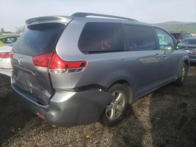 Photo 2 VIN: 5TDKK3DC1CS230687 - TOYOTA SIENNA LE 