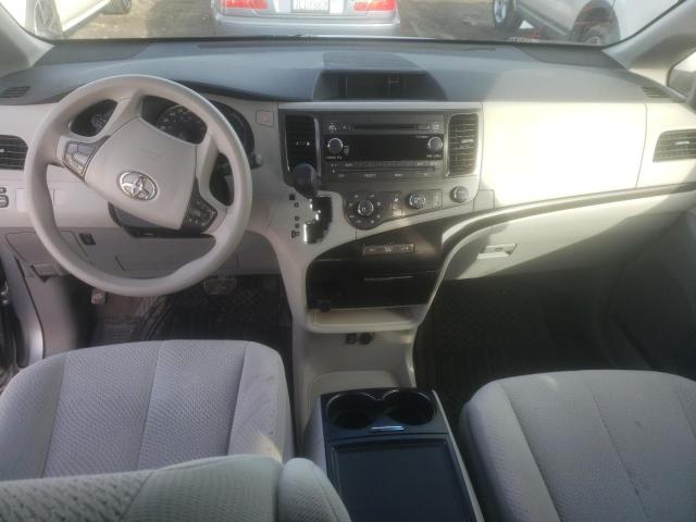 Photo 7 VIN: 5TDKK3DC1CS230687 - TOYOTA SIENNA LE 