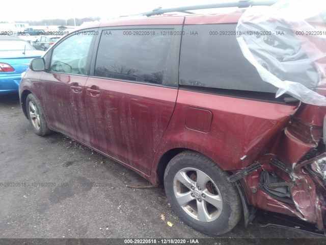 Photo 2 VIN: 5TDKK3DC1CS235226 - TOYOTA SIENNA 