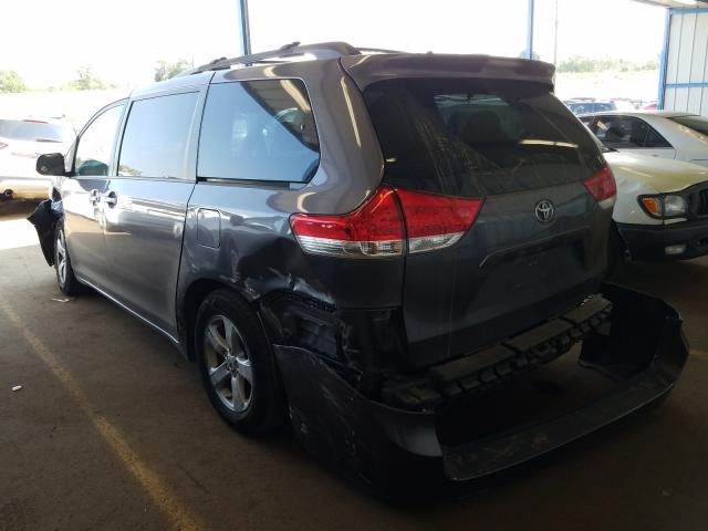 Photo 2 VIN: 5TDKK3DC1CS235758 - TOYOTA SIENNA LE 