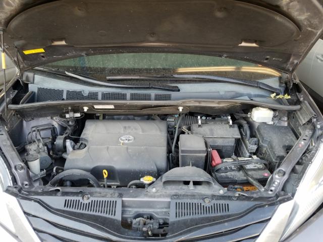 Photo 6 VIN: 5TDKK3DC1CS235758 - TOYOTA SIENNA LE 