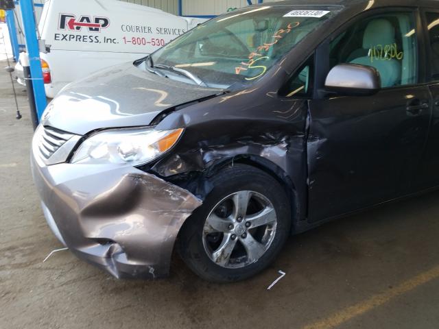 Photo 8 VIN: 5TDKK3DC1CS235758 - TOYOTA SIENNA LE 