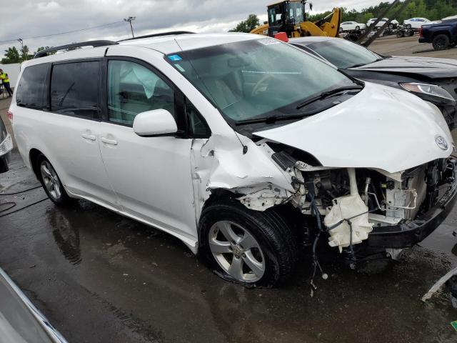 Photo 3 VIN: 5TDKK3DC1CS240006 - TOYOTA SIENNA LE 